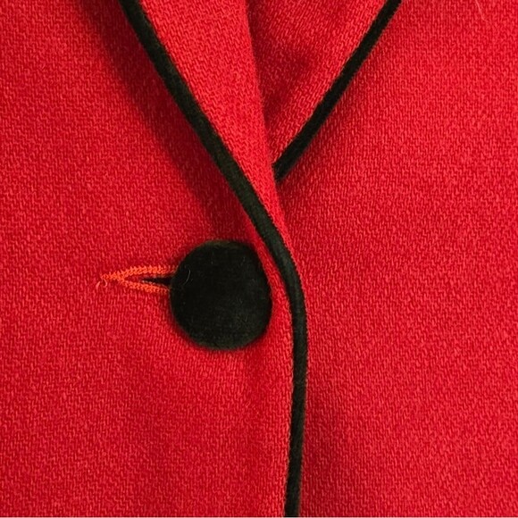 Vintage Koret Petites Women's Red w/Black Velvet Collar Wool Blazer Size 12 - Picture 5 of 14